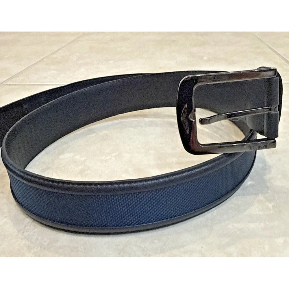 NWOT Tumi Black & Navy Blue Textured Inlay Gunmetal Buckle 95/38 Belt France *